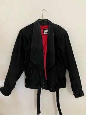 Vintage 80s Women’s Leather Jacket